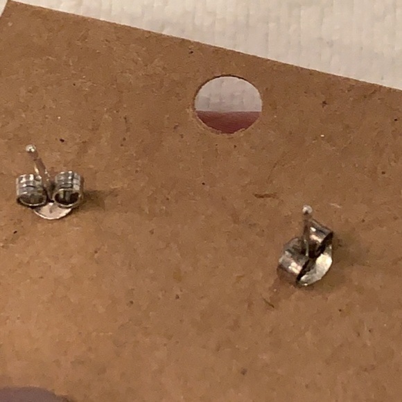 Sterling silver small flower stud cz crystal 925 delicate earrings - Picture 4 of 7